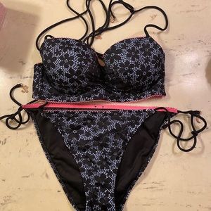 Victoria’s Secret bikini set